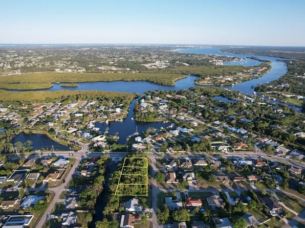 671 SE Delancey Ln #4, Pt Saint Lucie, FL 34984