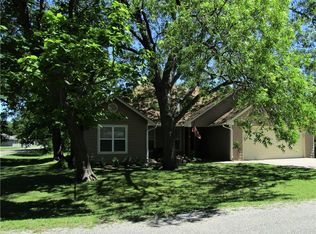 110 N Brown St, Tom Bean, TX 75491