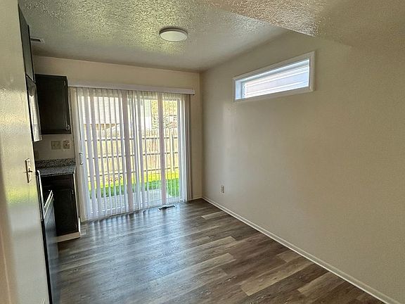 4th image of 240 Collier Dr APT 6