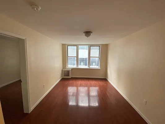 Rented by Olympic CIty Real Estate | media 8