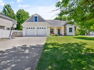 2702 W Porthill Ct, Hayden Lake, ID 83835