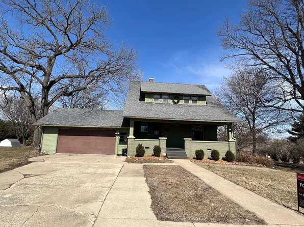 117 Cook St, West Union, IA 52175