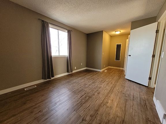 5th image of 1027 Riverbend Dr SE