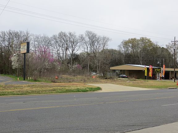 4th image of 3704 Estes Parkway