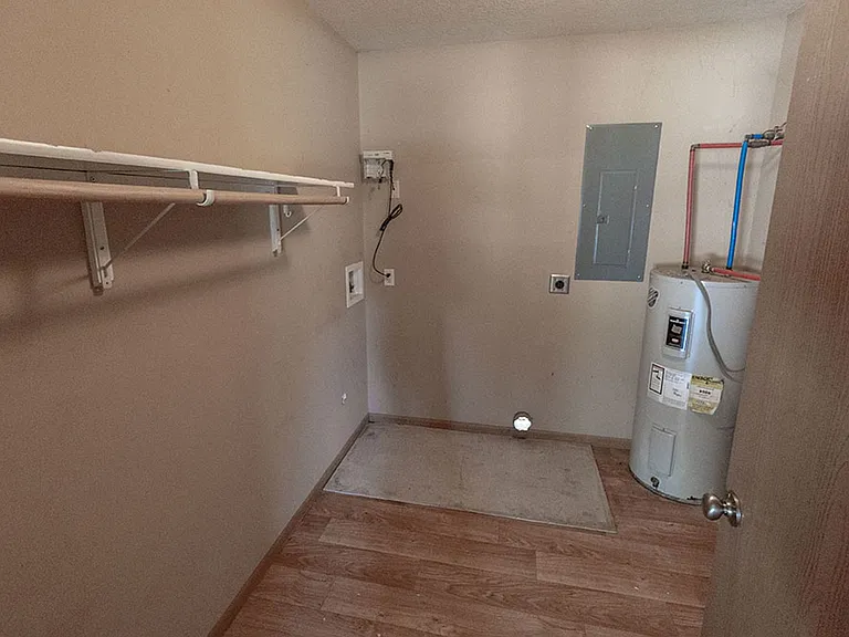 1544 Florence Dr — Photo 12