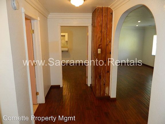 3rd image of 4410 Coffee Ln