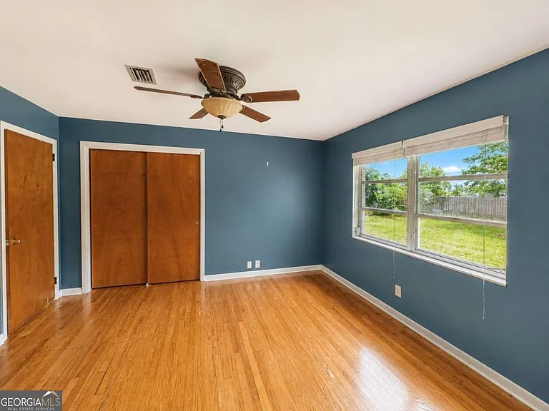 504 Bowen St — Photo 18