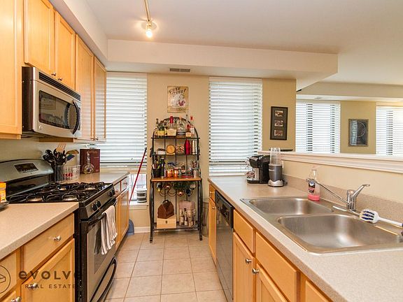 4th image of 343 W Old Town Ct APT 504
