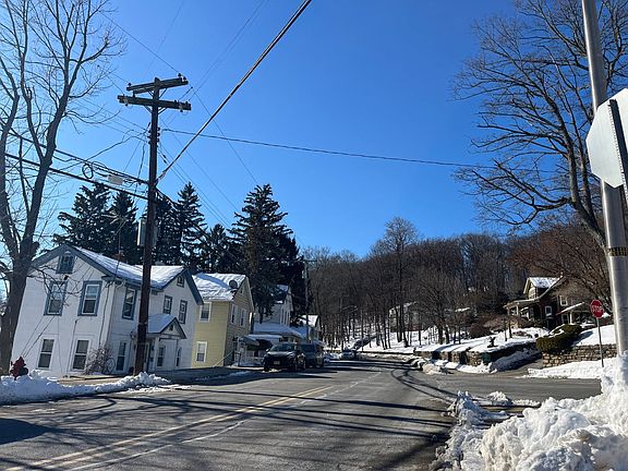 4th image of 94 Prospect St