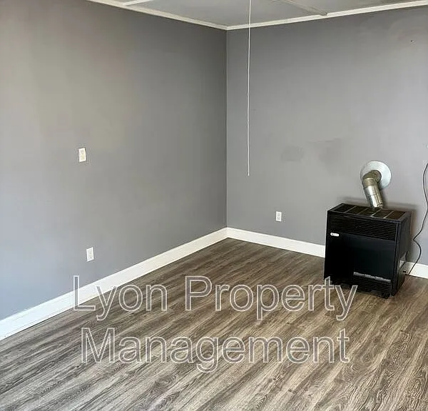 106 Winsor St #1 — Photo 5
