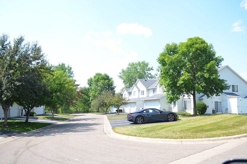 2nd image of 8690 Quarry Ridge Ln