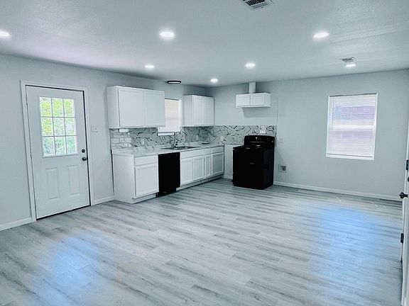 4th image of 522 Donald Dr