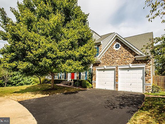 5th image of 1007 Savoy Pl