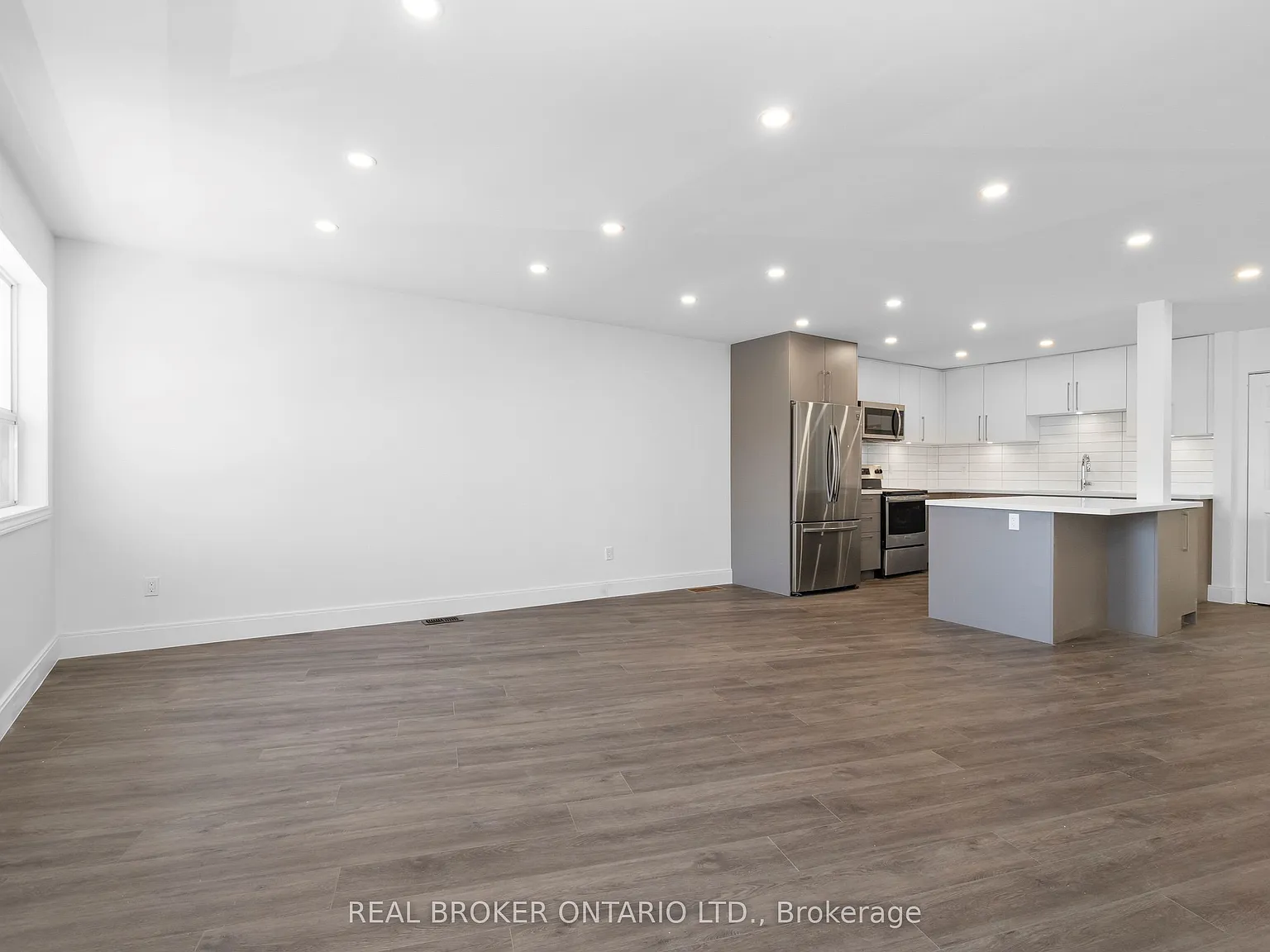 2 bed, $2,675 — Photo 4