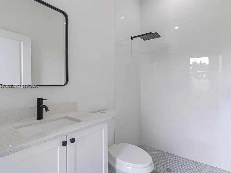 710 Peacock Ave — Photo 28