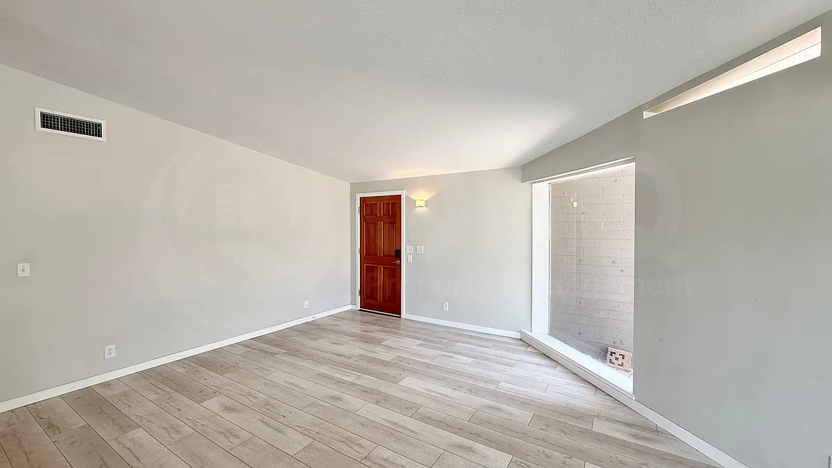 3 bed, 2.0 bath, 1640 sqft, $2,549 — Photo 3