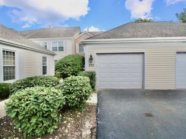 835 Suffield Sq, Lincolnshire, IL 60069