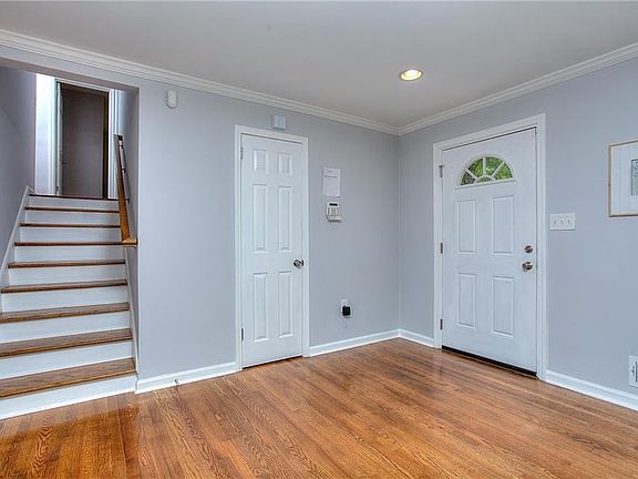 3rd image of 2374 Shamrock Dr