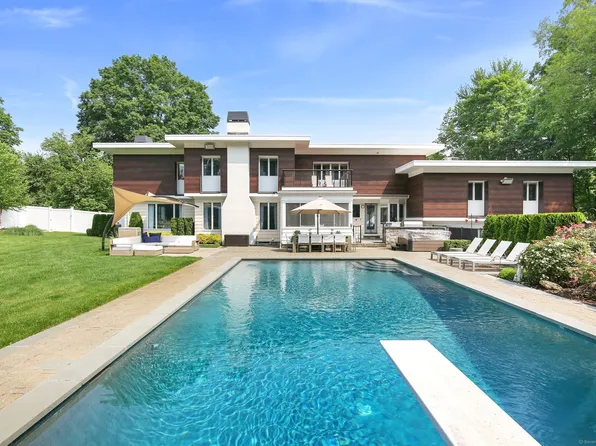 39 Wedgemere Road, Stamford, CT 06905