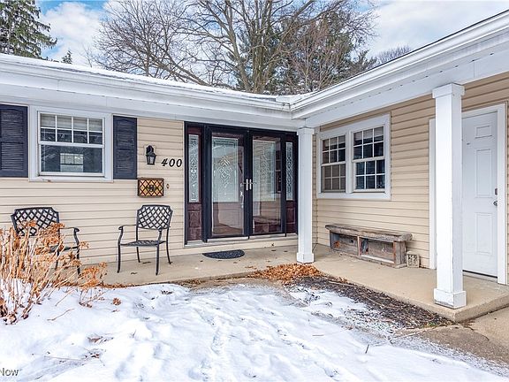 3rd image of 400 Appleblossom Ln