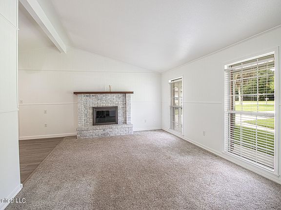 4th image of 1409 Seacliffe Dr