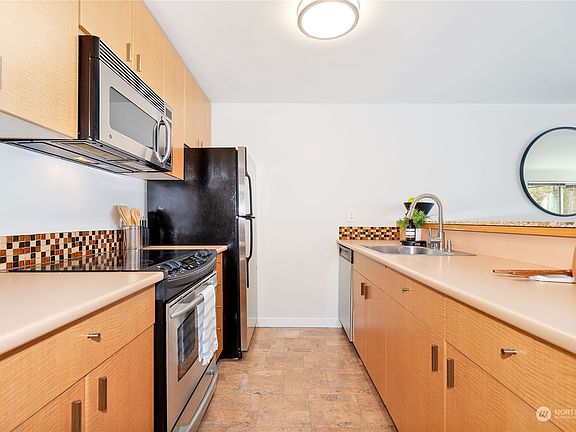 5th image of 1700 Bellevue Avenue #202