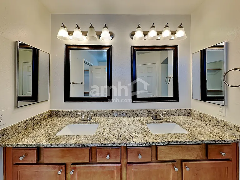 11353 W Buchanan St — Photo 12