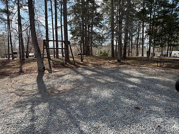 4th image of 102 Doe Ct #G76