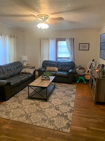 131 S Lewis St — Photo 2