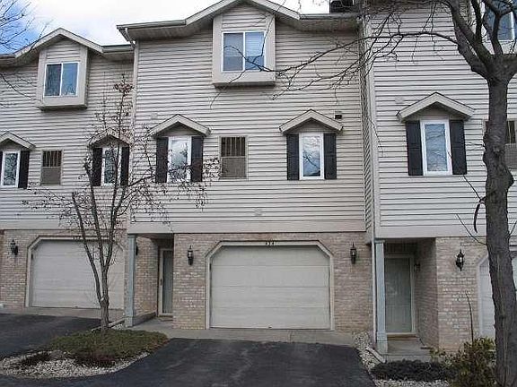 2nd image of 434 Meadowridge Cir