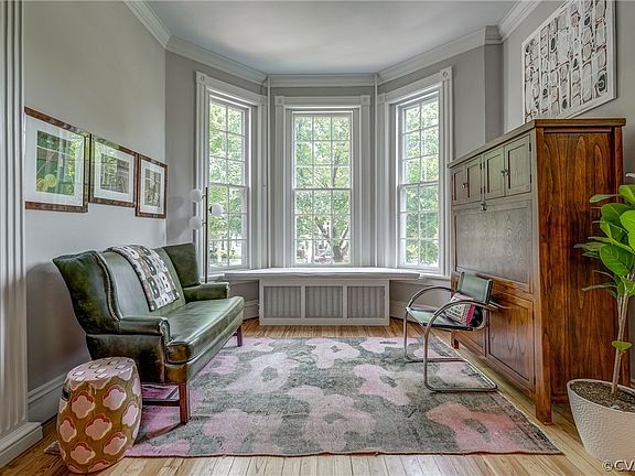 4th image of 1825 Grove Ave