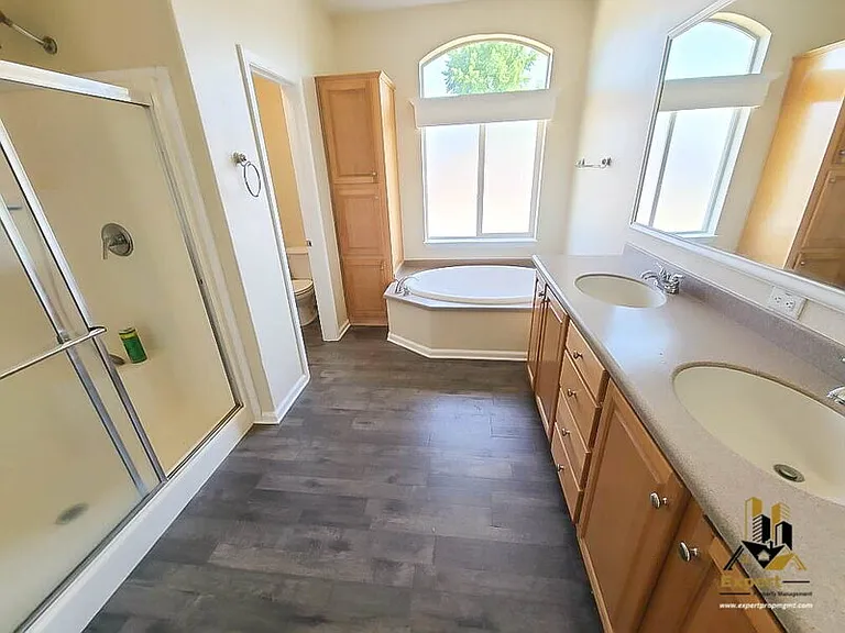 318 Hickory St — Photo 16