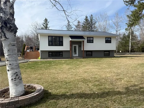 261 McKinnon Rd, Miramichi, NB E1V 5Y7