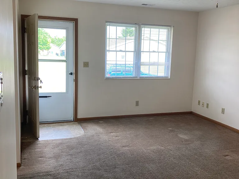 1616 Brook Park Dr — Photo 7