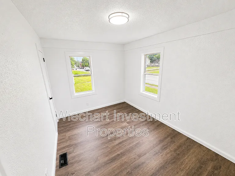 620 W Wayne St — Photo 4