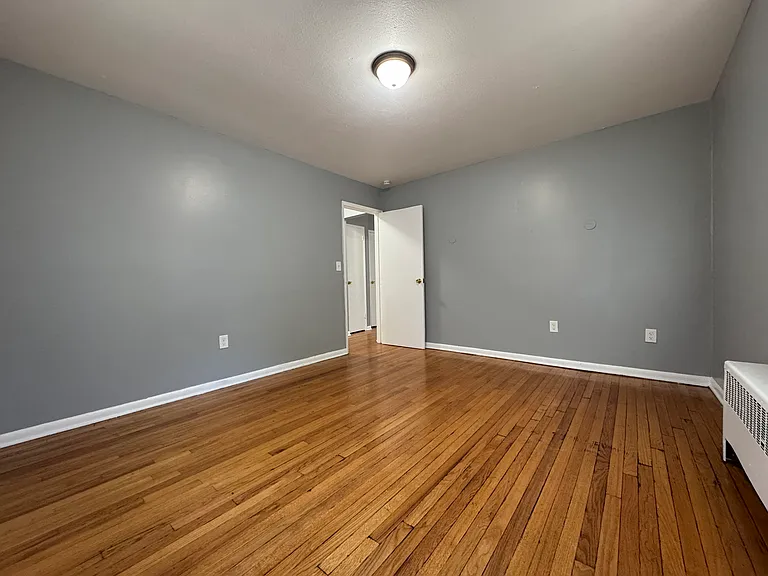 7 Norfolk St #B4 — Photo 11