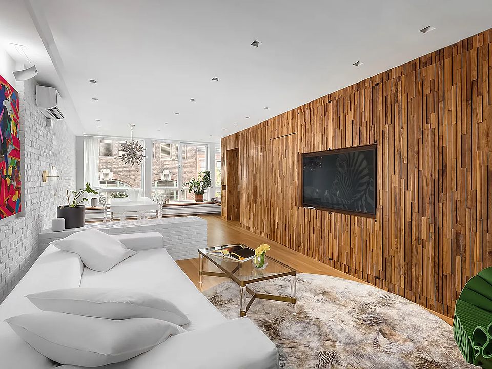1st image of 692 Greenwich St APT 3