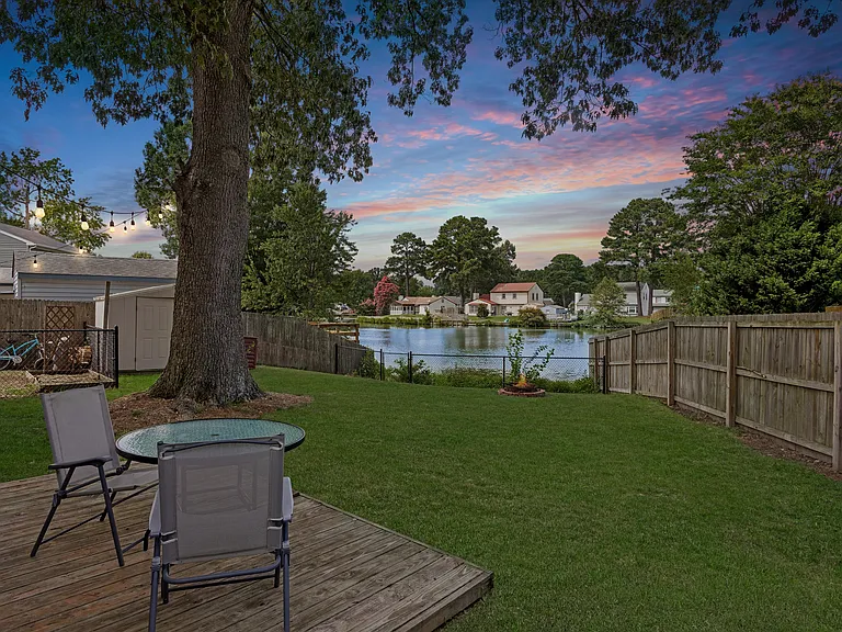 160 Fairmont Dr — Photo 2
