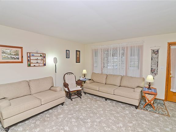 3rd image of 3750 Cumberland Cir