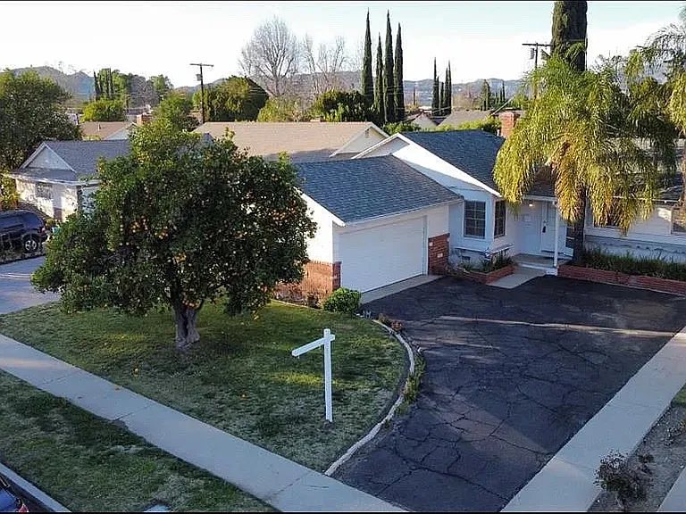 20335 Londelius St — Photo 1