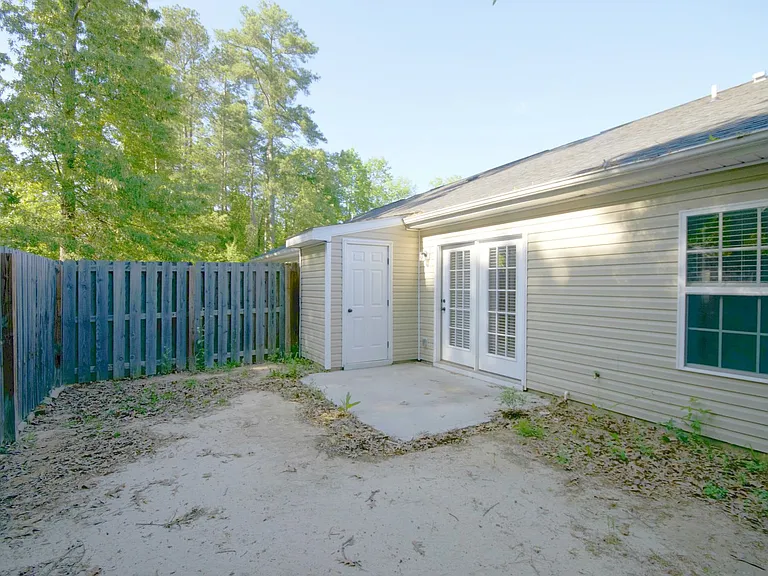 242 Haley Dr — Photo 6