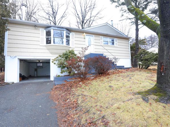 11 Olin Dr