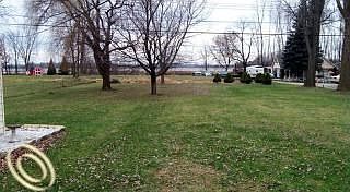 2nd image of 43720 Burtrig Rd