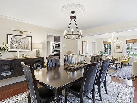 4th image of 4 Murray Hill Cir