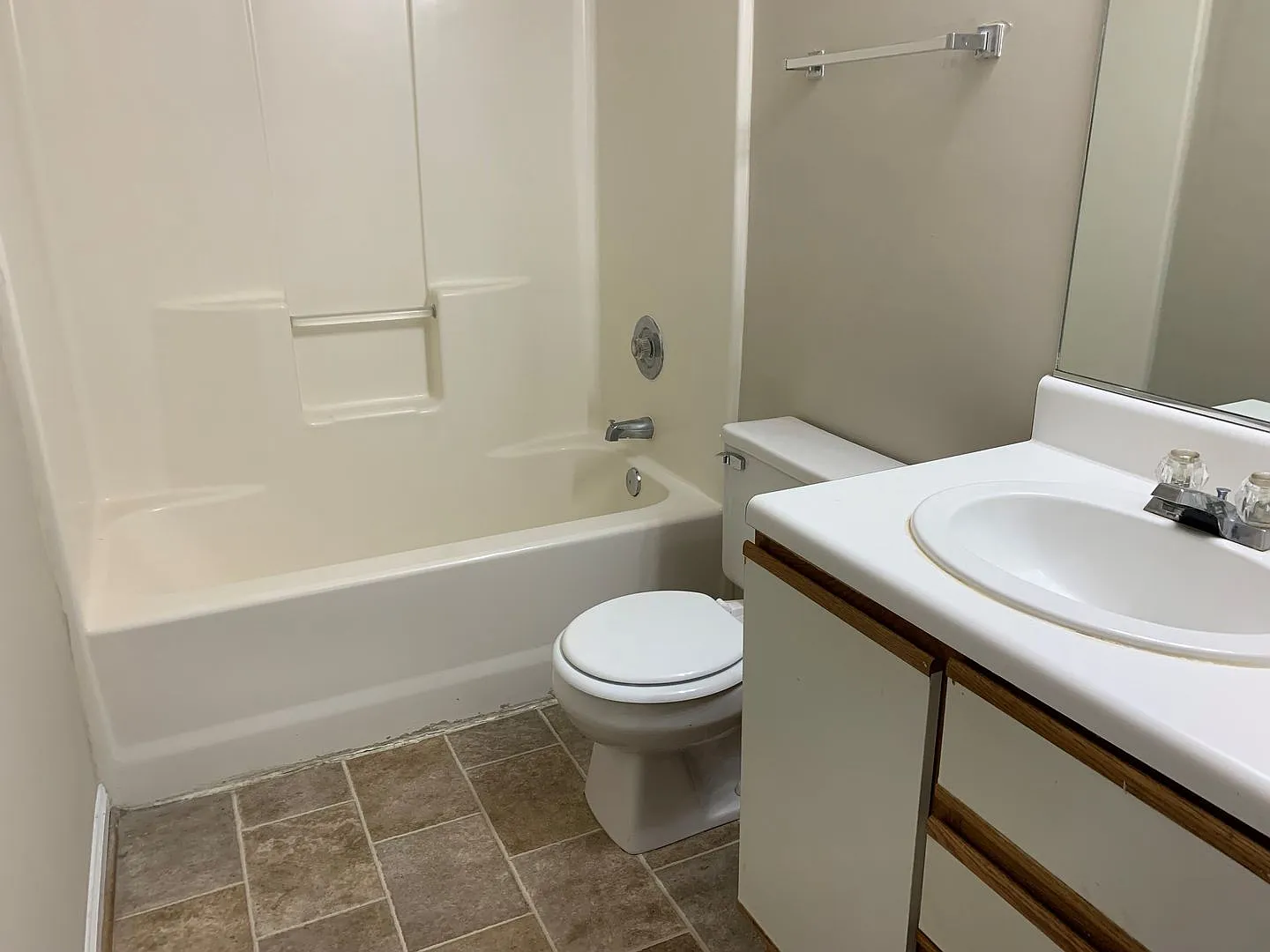 5822 - 5824 Raiford Circle — Photo 2