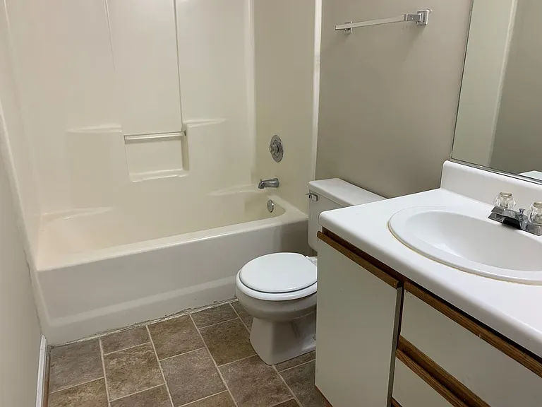 5822-5824 Raiford Cir — Photo 2