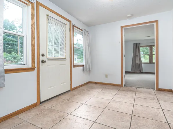 11451 E Shore Dr, Delton, MI 49046