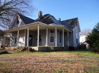 308 N Caldwell St, Paris, TN 38242