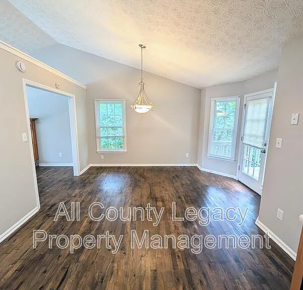 21 Sterling Way — Photo 4