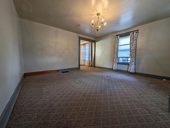 2nd image of 592 Church St